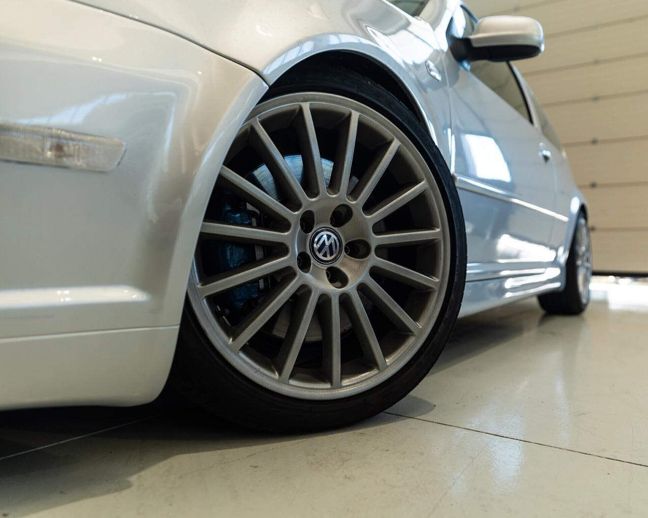 Volkswagen Golf 4 R32 - 85000 km - 2/3 Porte