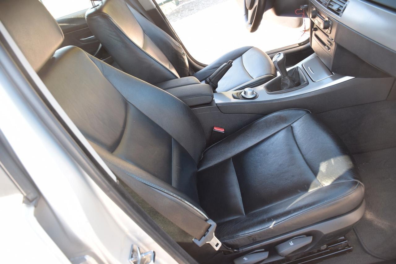 Bmw 330 330d Touring Futura navi pelle cruise sensori bt