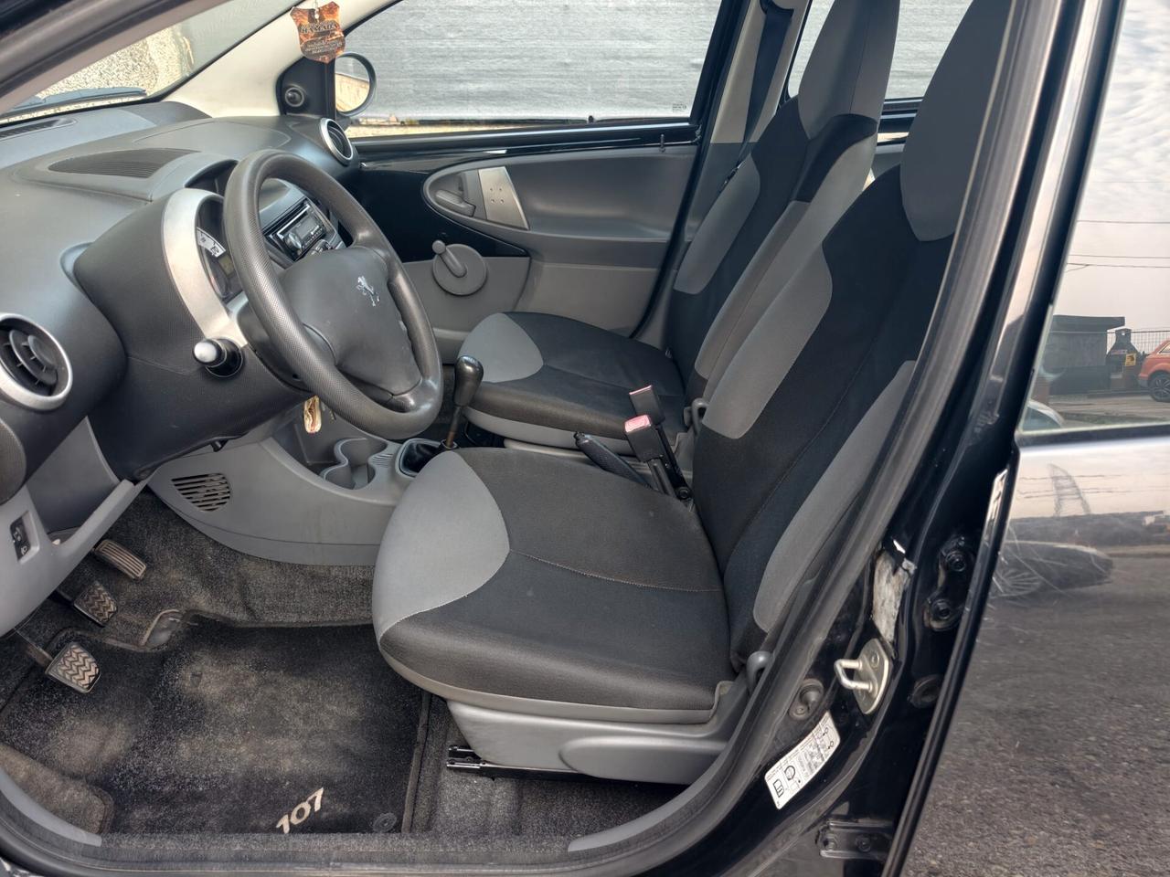Peugeot 107 1.0 5 PORTE UNICO PROPRIETARIO NEOPATENTATI 2010