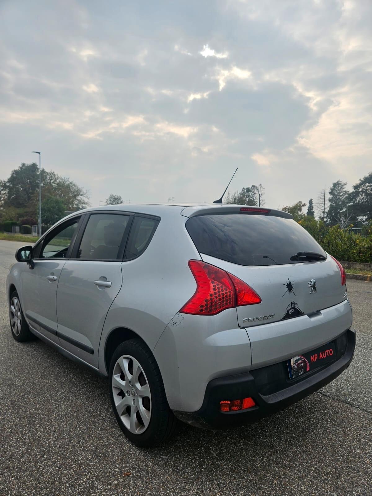 Peugeot 3008 versione PREMIUM NEOPATENTATI