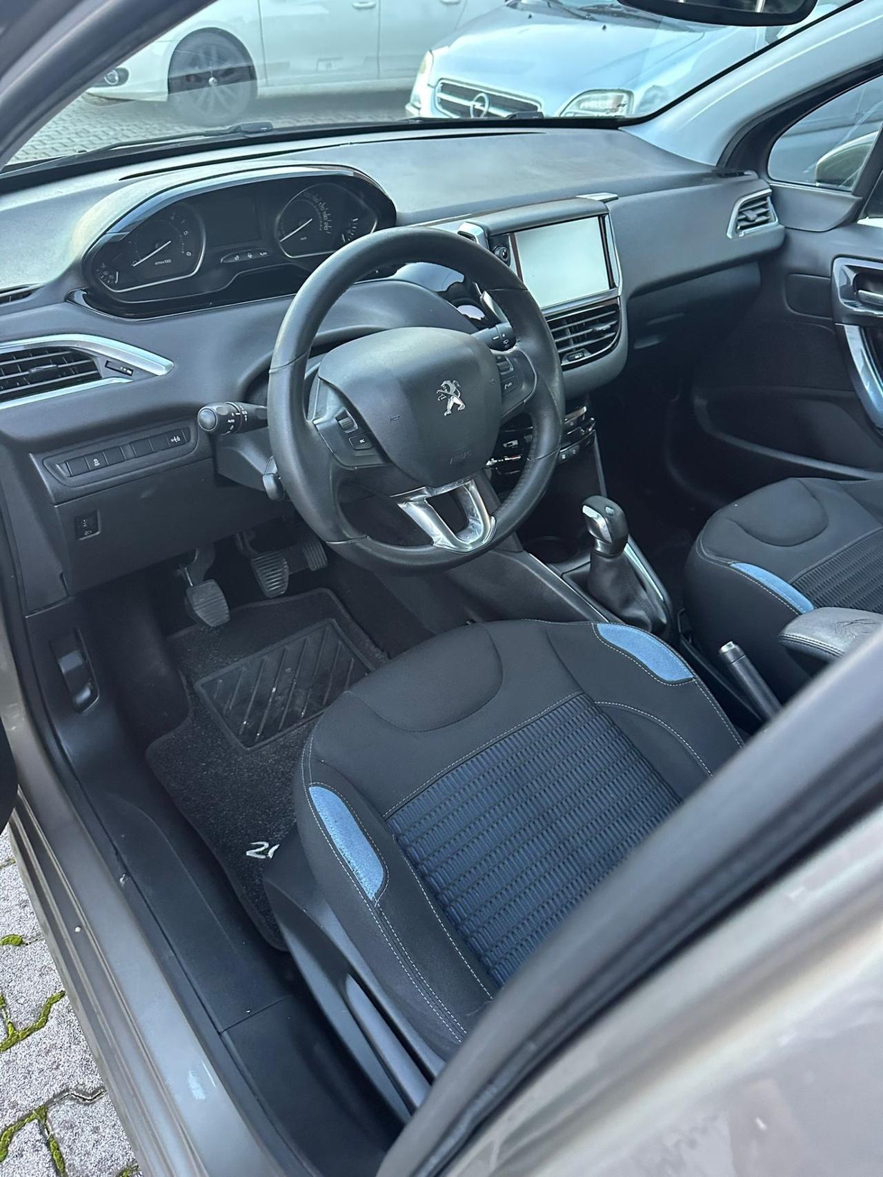 Peugeot 208 1.4 HDi 68 CV 5 porte Allure