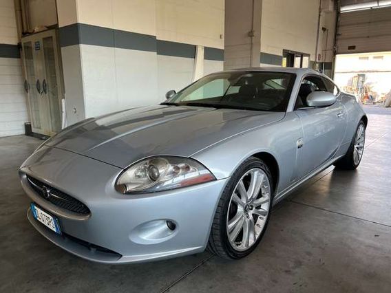 Jaguar XK XK Coupe 4.2 V8 auto