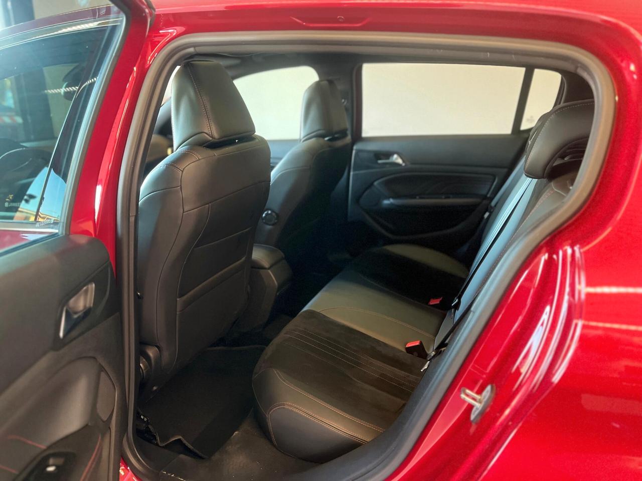 Peugeot 308 BlueHDi 180 EAT8 GT