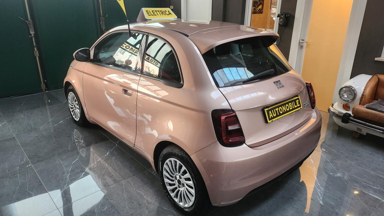 Fiat 500 La Prima Berlina 42 kWh