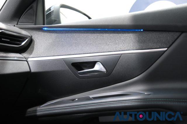 PEUGEOT 3008 HYBRID4 300 E-EAT8 ALLURE PACK
