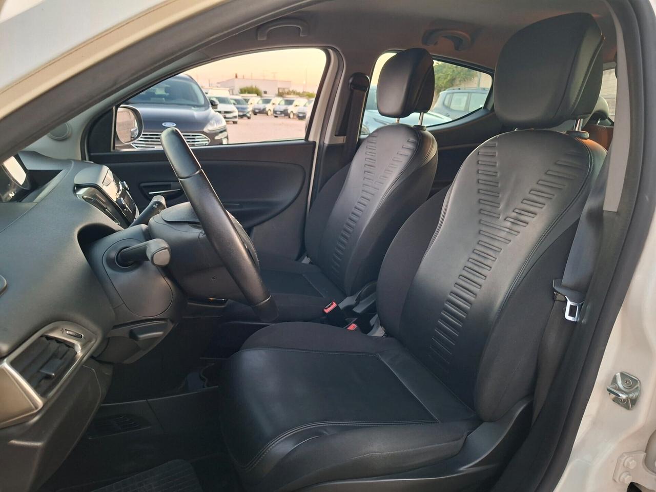 Ypsilon 1.3 MJT 95 CV 5p Platinum *XENON-PELLE*
