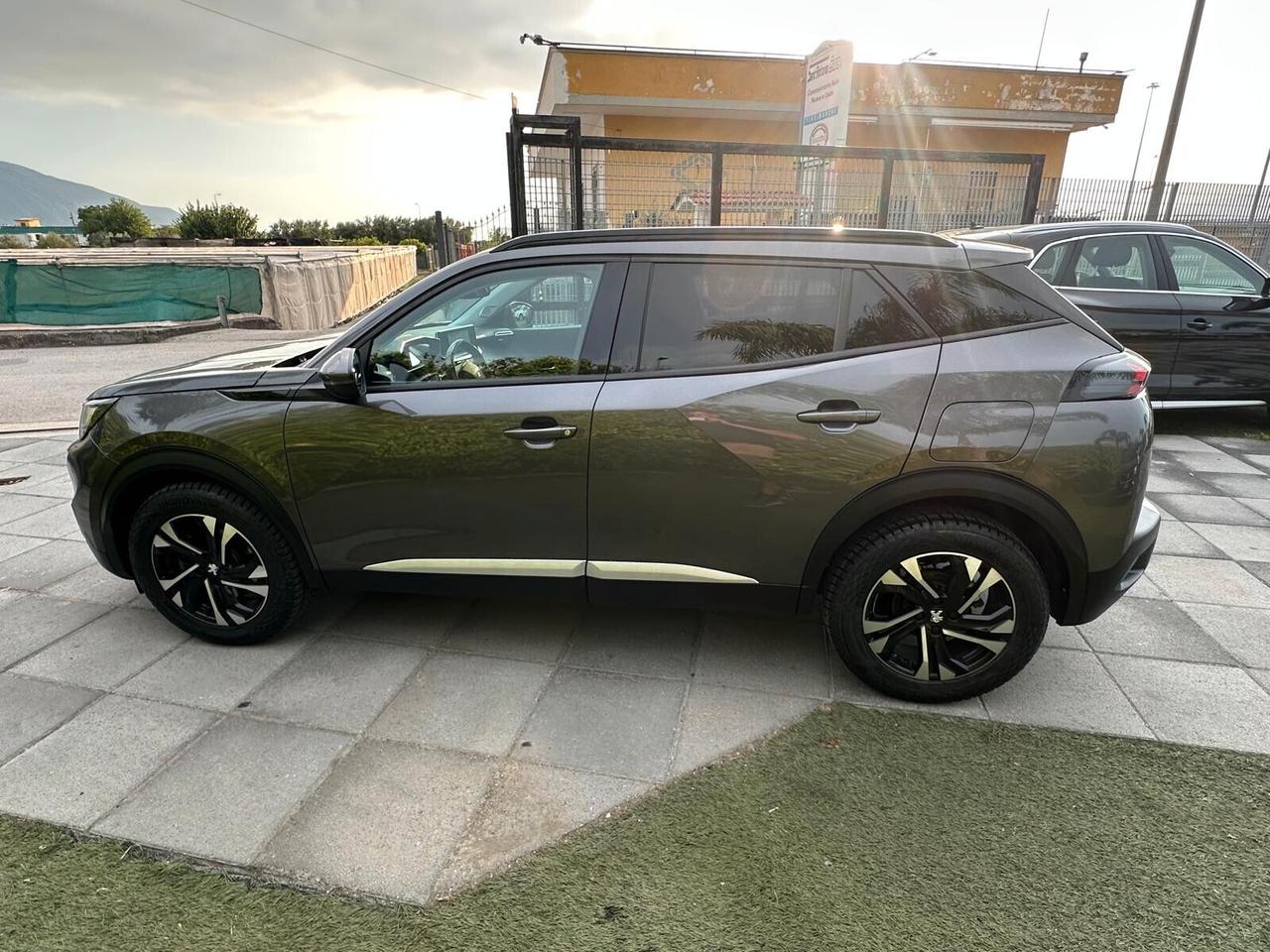 Peugeot 2008 BlueHDi 1.5HDI 130 S&S EAT8 Allure 2021 COCKPIT