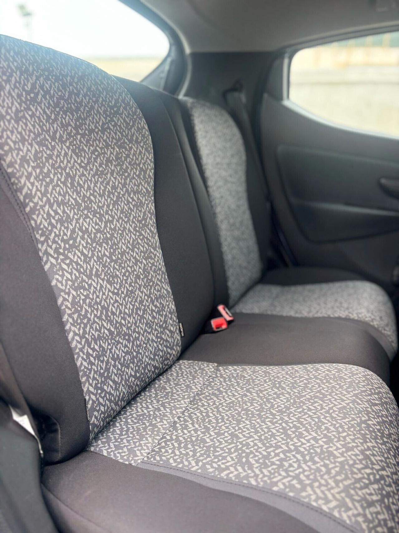 Lancia Ypsilon 1.0 FireFly 5 porte S&S Hybrid Ecochic Silver
