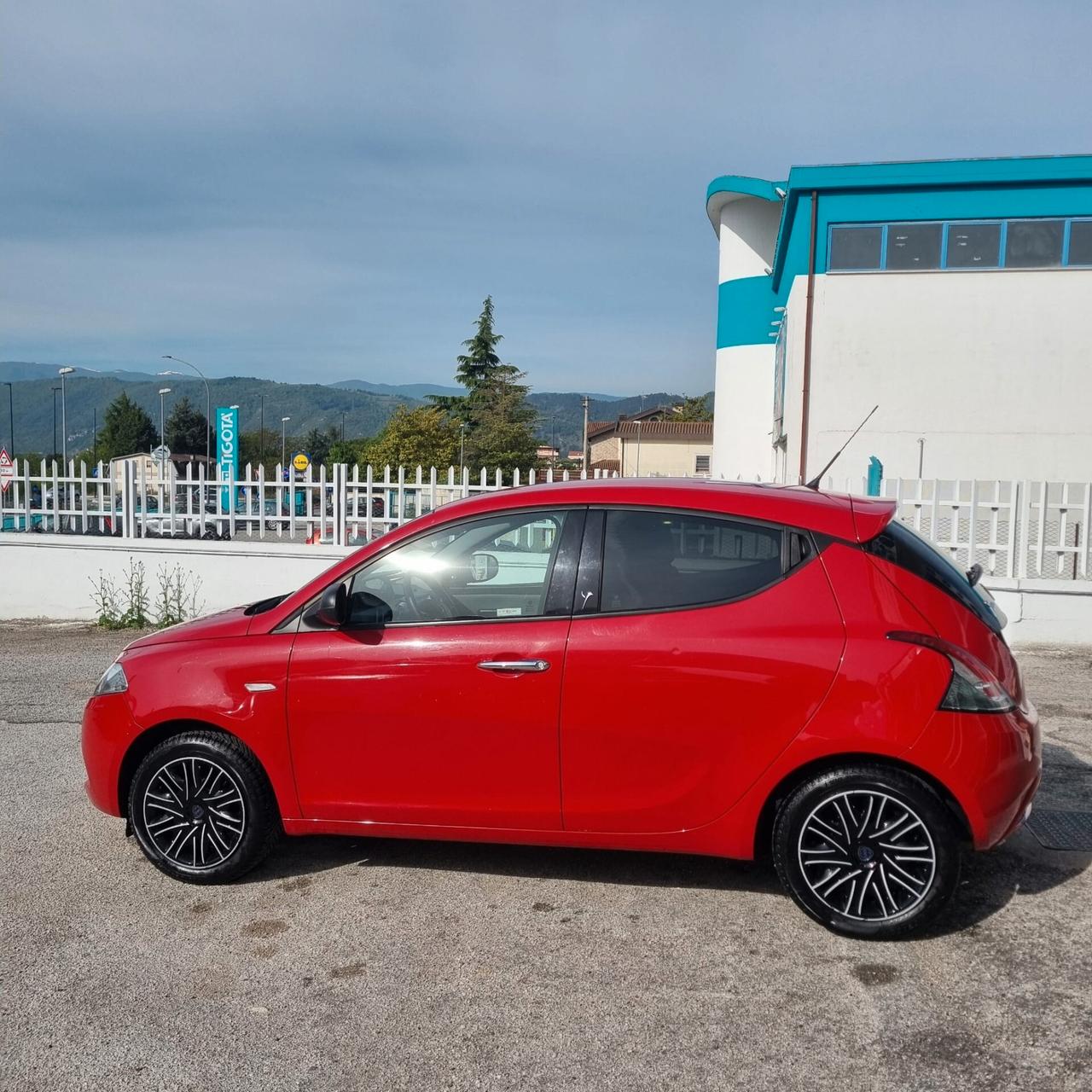 Lancia Ypsilon 1.2 69 CV 5 porte GPL Ecochic Platinum
