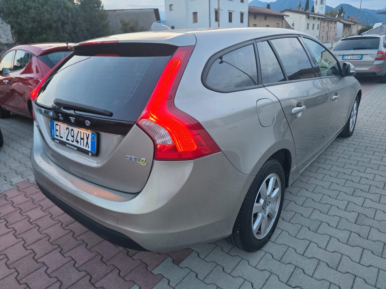 Volvo V60 1.6D perfetta e garantita 12 mesi