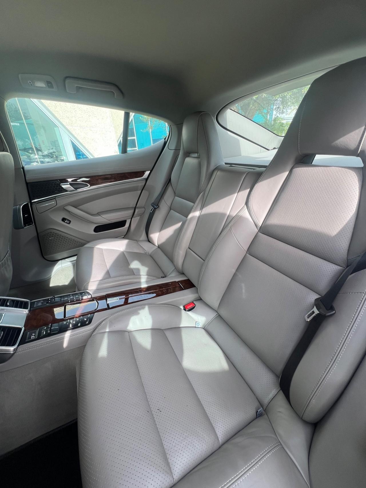 Porsche Panamera 3.6 4 offerta T-Stock prezzo imperdibile