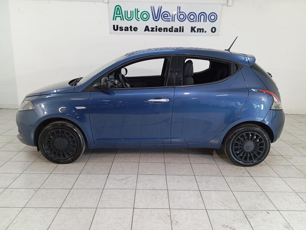 Lancia Ypsilon 1.0 FireFly 5 porte S&S Hybrid Ecochic Silver