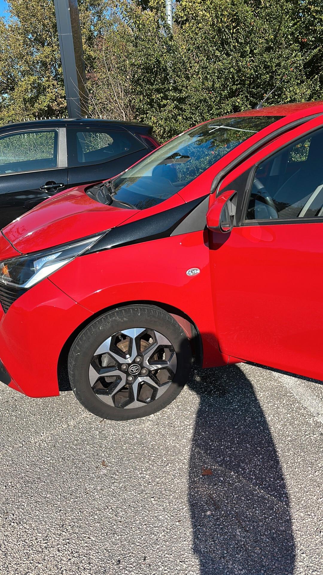 Toyota Aygo Connect 1.0 VVT-i 72 CV 5 porte x-wave