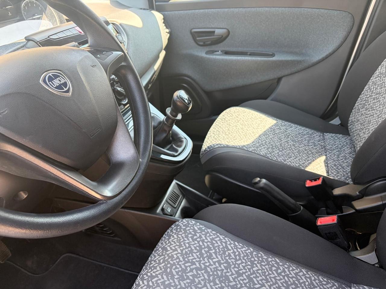 Lancia Ypsilon 1.2 69 CV 5 porte S&S Platinum