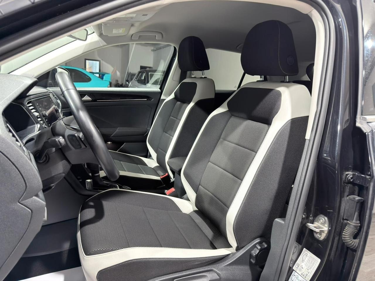 VW T-ROC 2.0TDI 150CV DSG 4MOTION 59.000KM 1HANDE