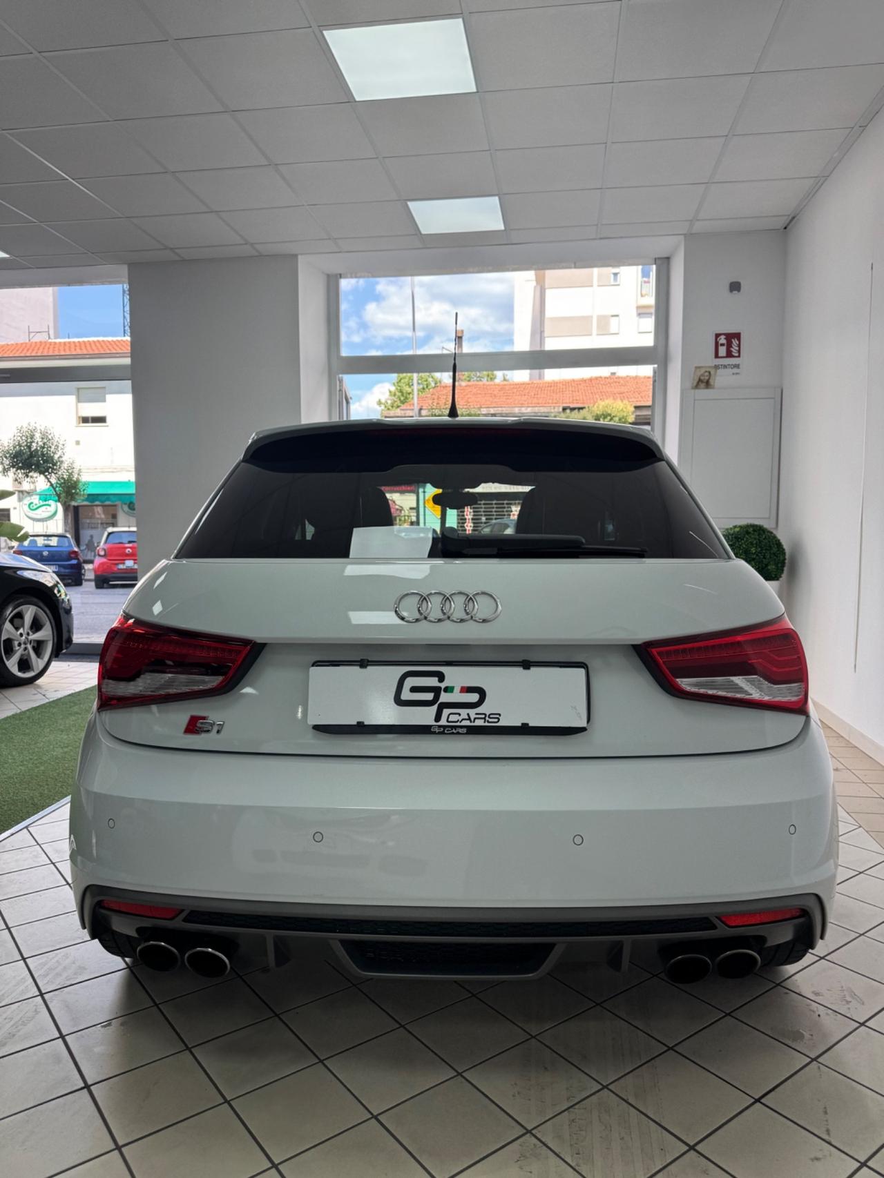 Audi A1 S1 2.0 TFSI quattro