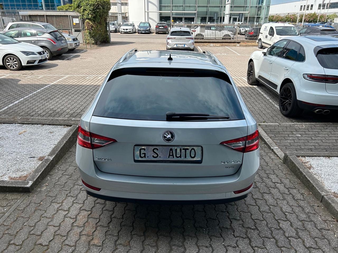 Skoda Superb Wagon 2.0 tdi 4x4 190cv dsg GRANDINATA
