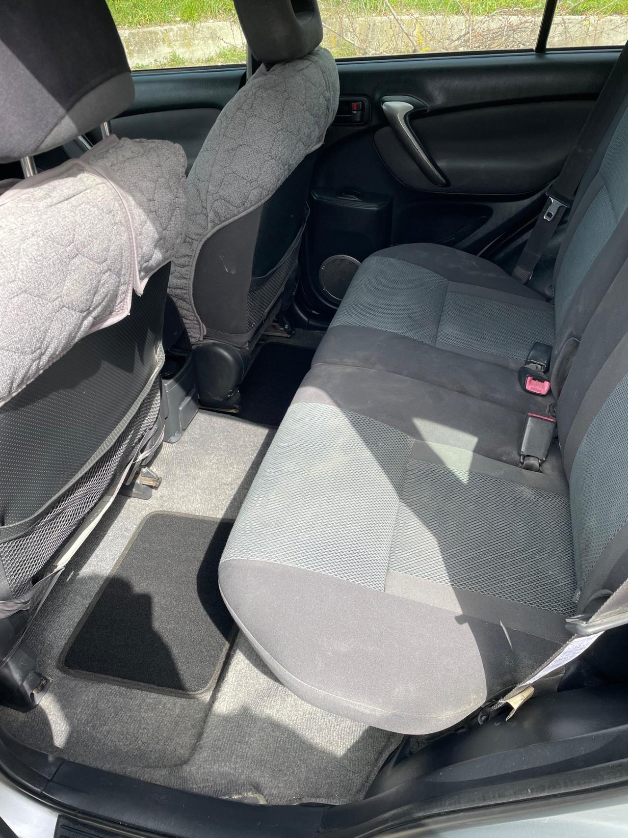 Toyota RAV 4 RAV4.com 2.0 Tdi D-4D cat 5 porte Sol
