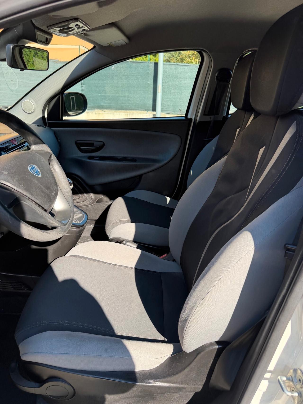 Lancia Ypsilon 0.9 Metano - NEOPATENTATI - 12 MESI DI GARANZIA -