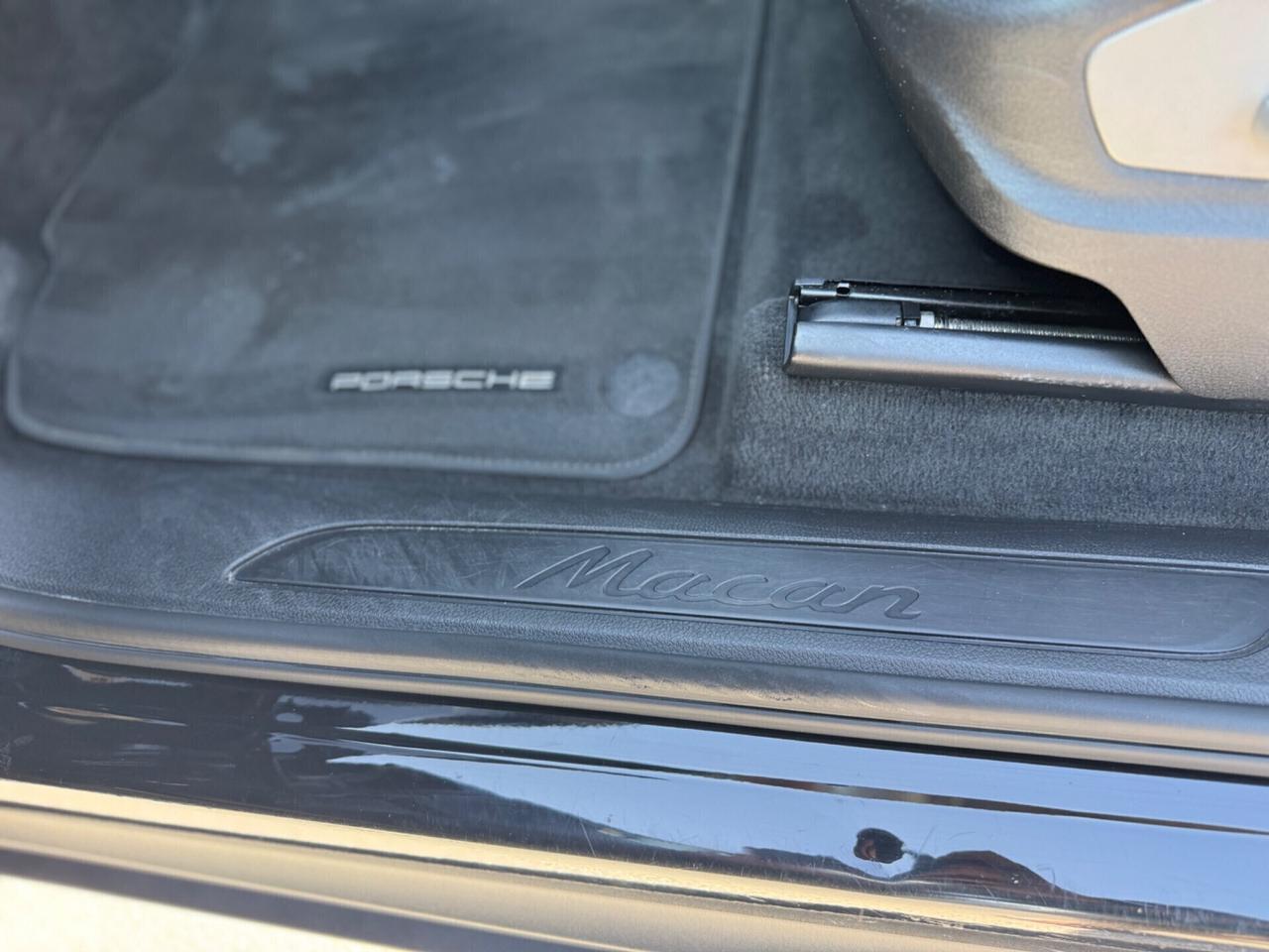 Porsche Macan 2.0 pari al nuovo