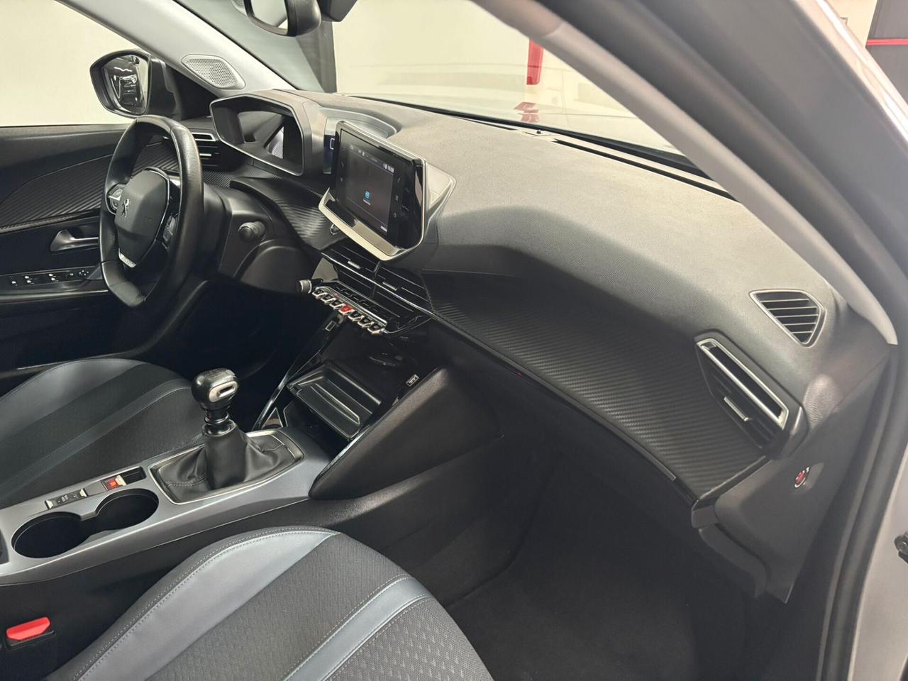 Peugeot 2008 BlueHDi 100 S&S Allure Navi Pack