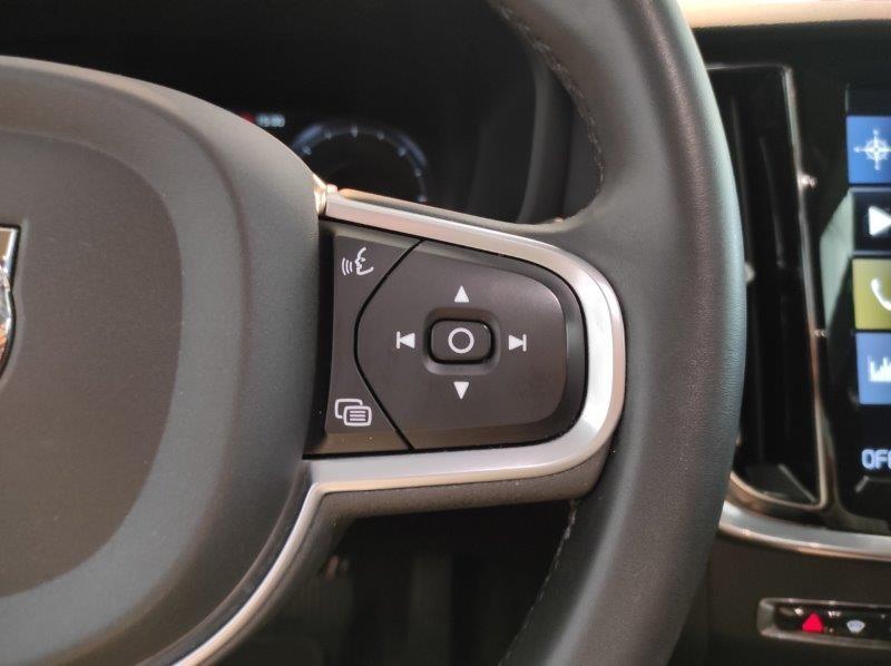 VOLVO V60 (2018-->) - V60 B4 (d) Geartronic Momentum Business Pro
