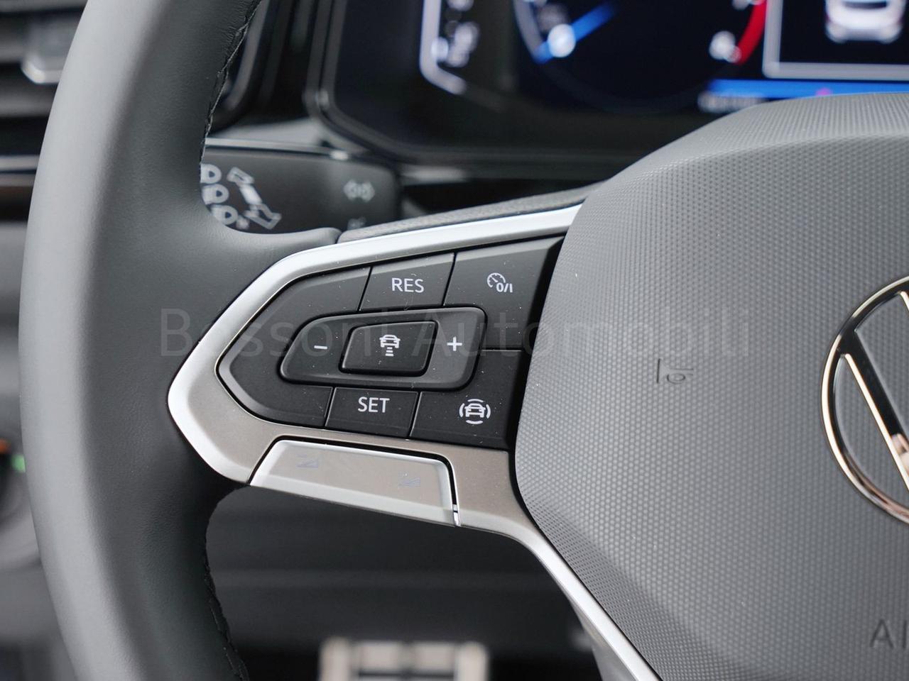 Volkswagen T-Roc 1.0 tsi 115cv r line