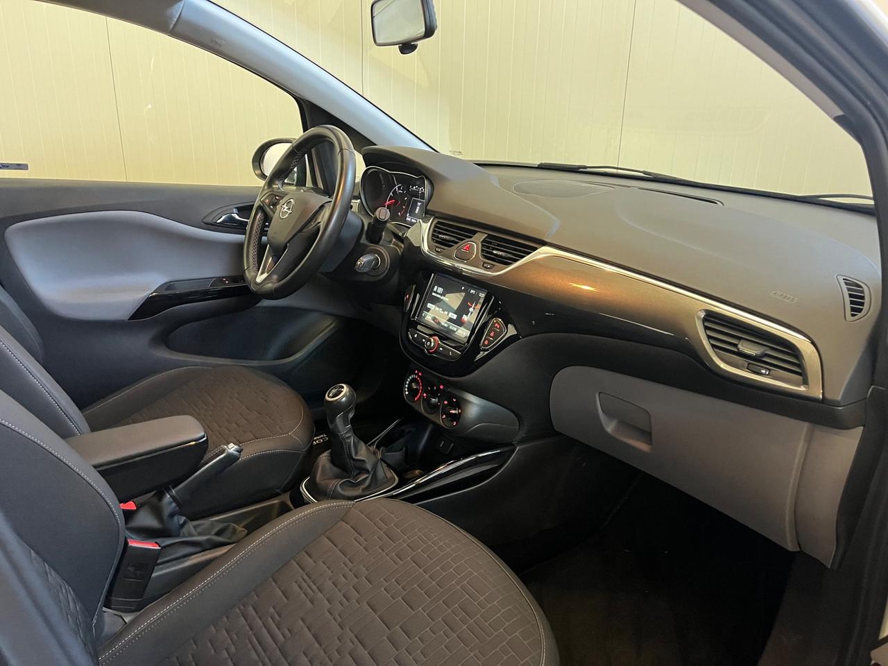 Opel Corsa 1.4 75 CV 5 porte Innovation