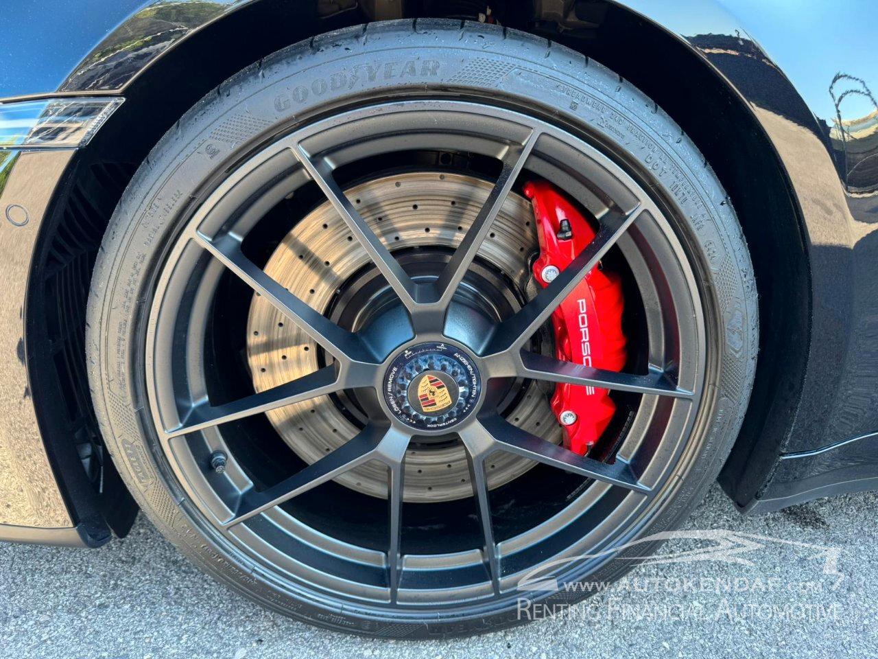 Porsche 911 Cabrio 992.2 3.6 Carrera 4 GTS auto