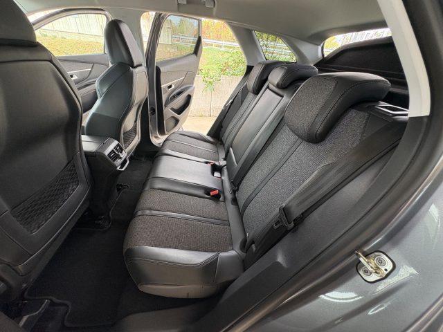 PEUGEOT 3008 PureTech 130 Allure POCHI CHILOMETRI TENUTA BENE