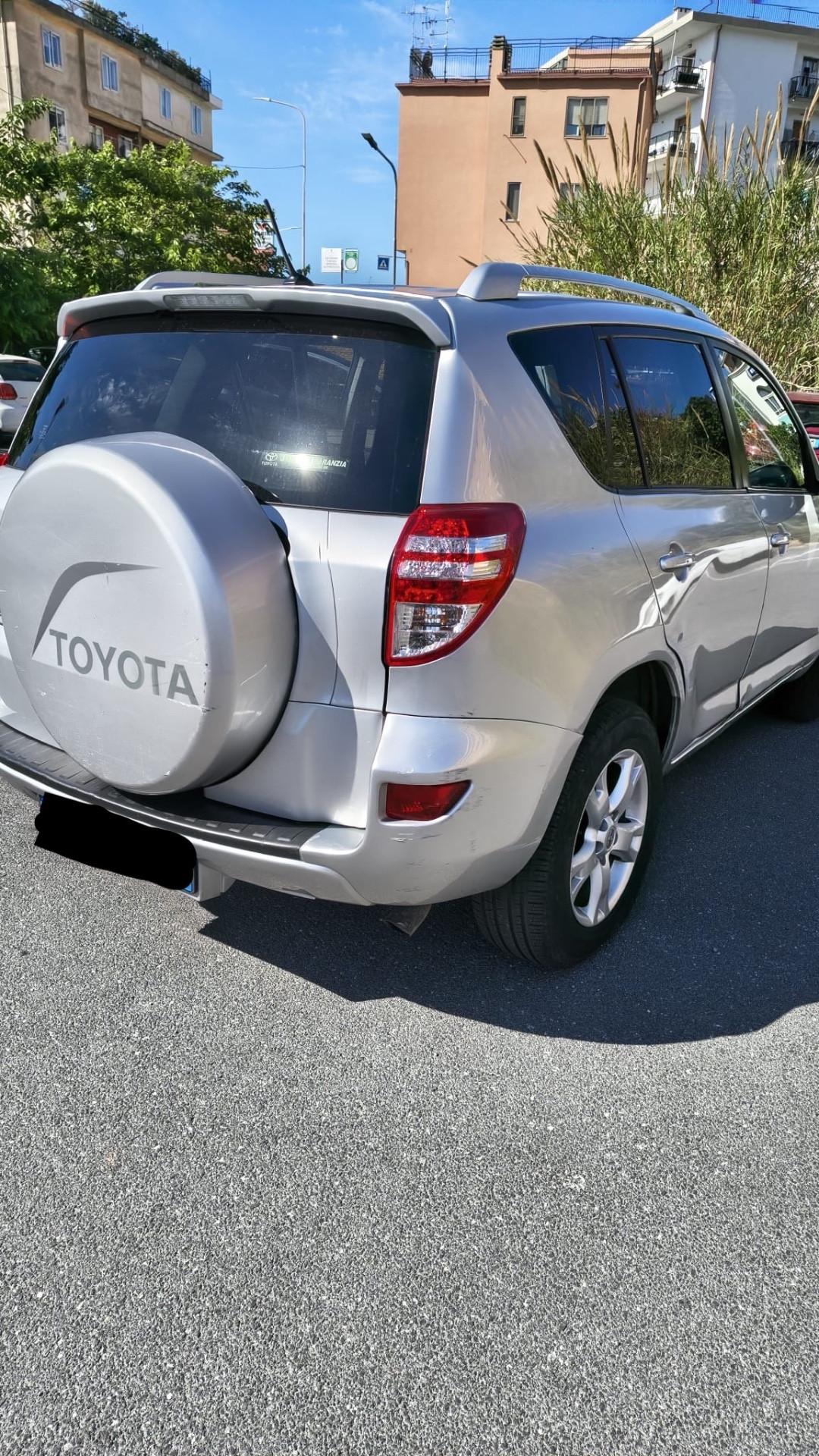 Toyota RAV 4 RAV4 Crossover 2.2 D-4D 150 CV DPF Luxury