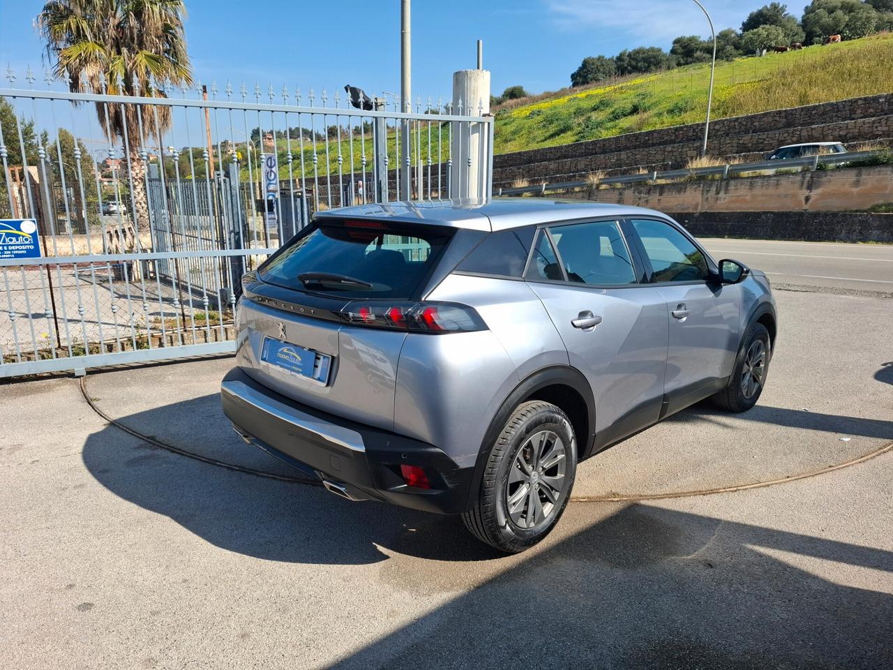 Peugeot 2008 1.2 benzina 130cv anno 2023