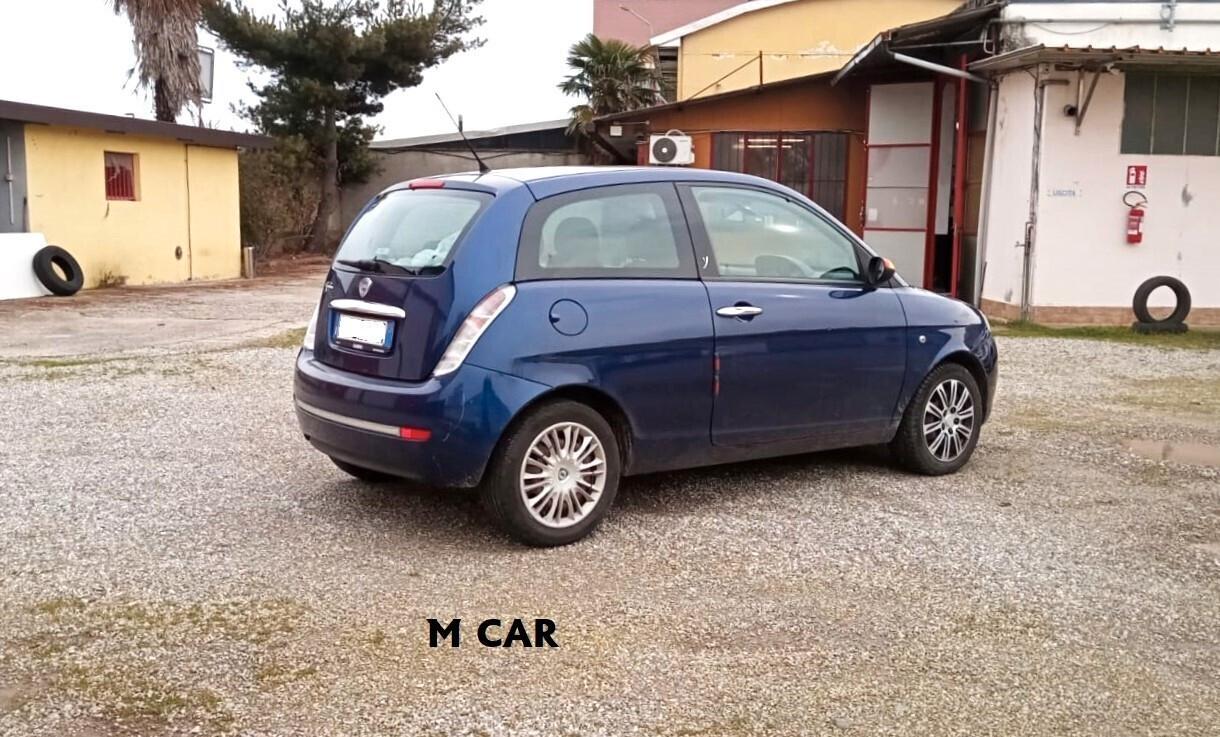 Lancia Ypsilon 1.4 Platino