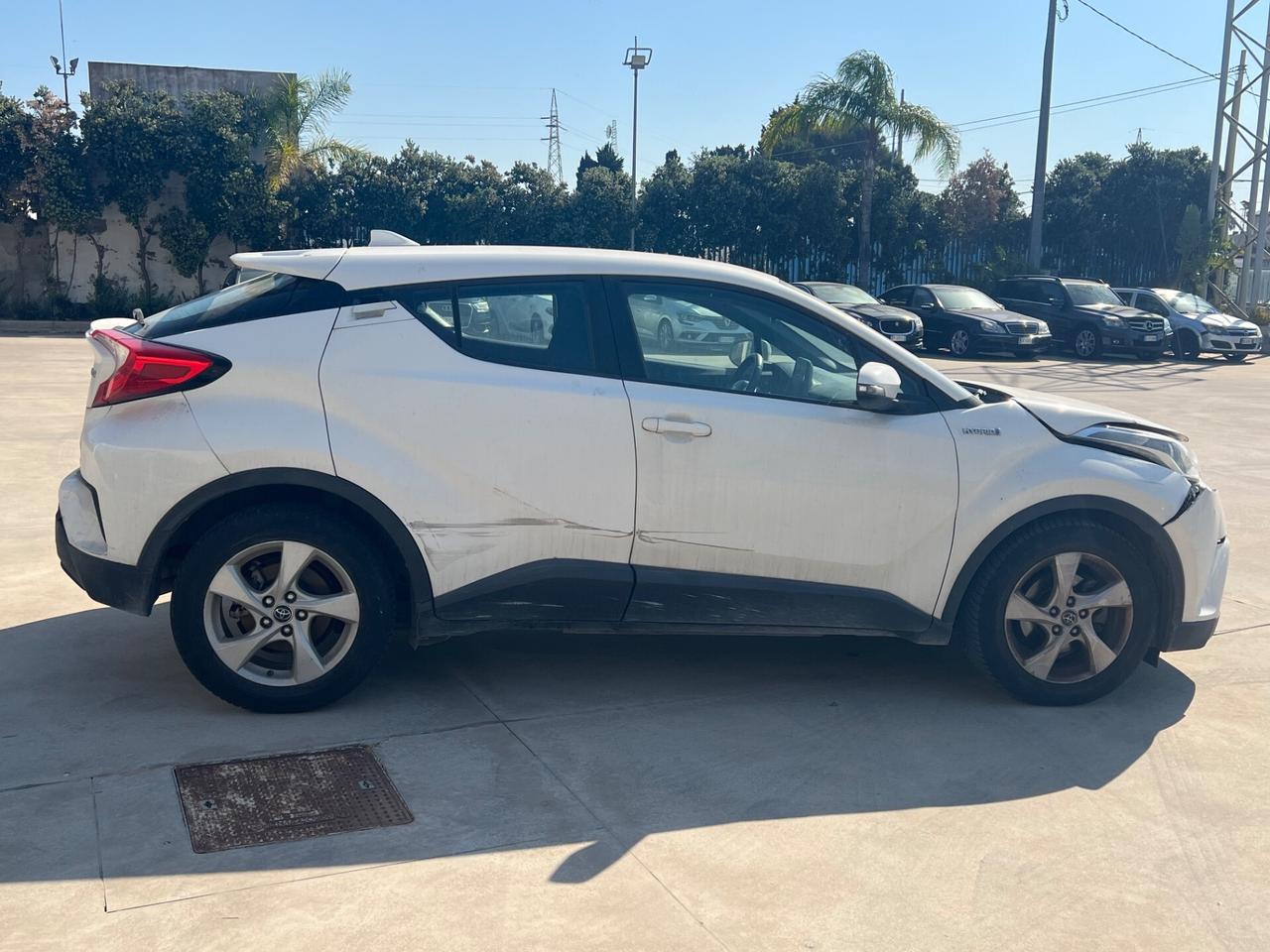 Toyota C-HR 1.8 Hybrid E-CVT Business - RISERVATA A OPERATORI DEL SETTORE