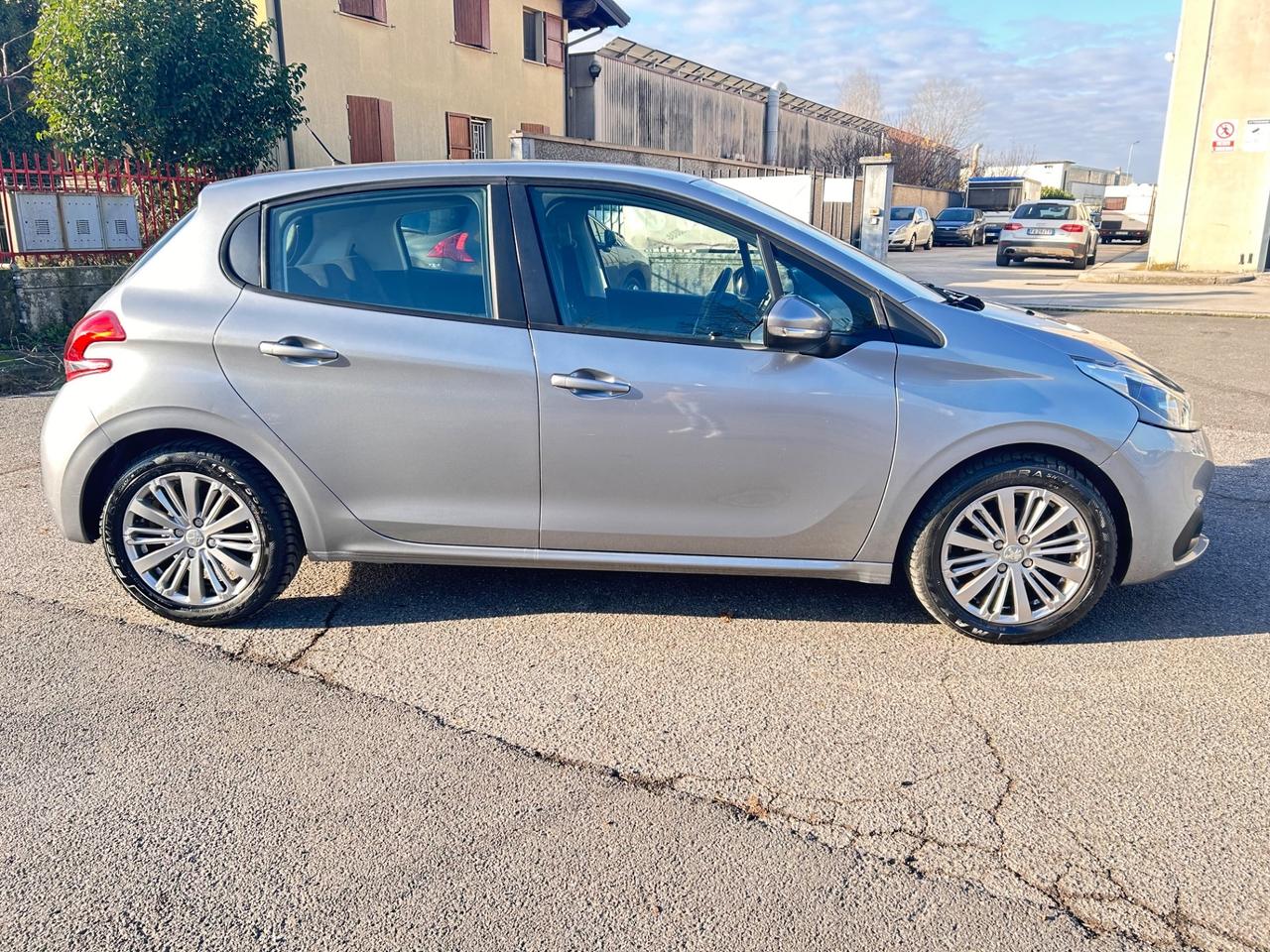 Peugeot 208 1200 ALLURE neopatentati 90000 km