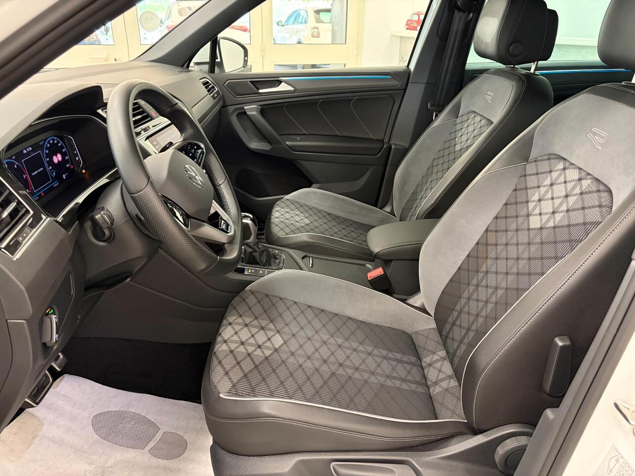 Volkswagen Tiguan 2.0 TDI 150 CV SCR DSG R-Line