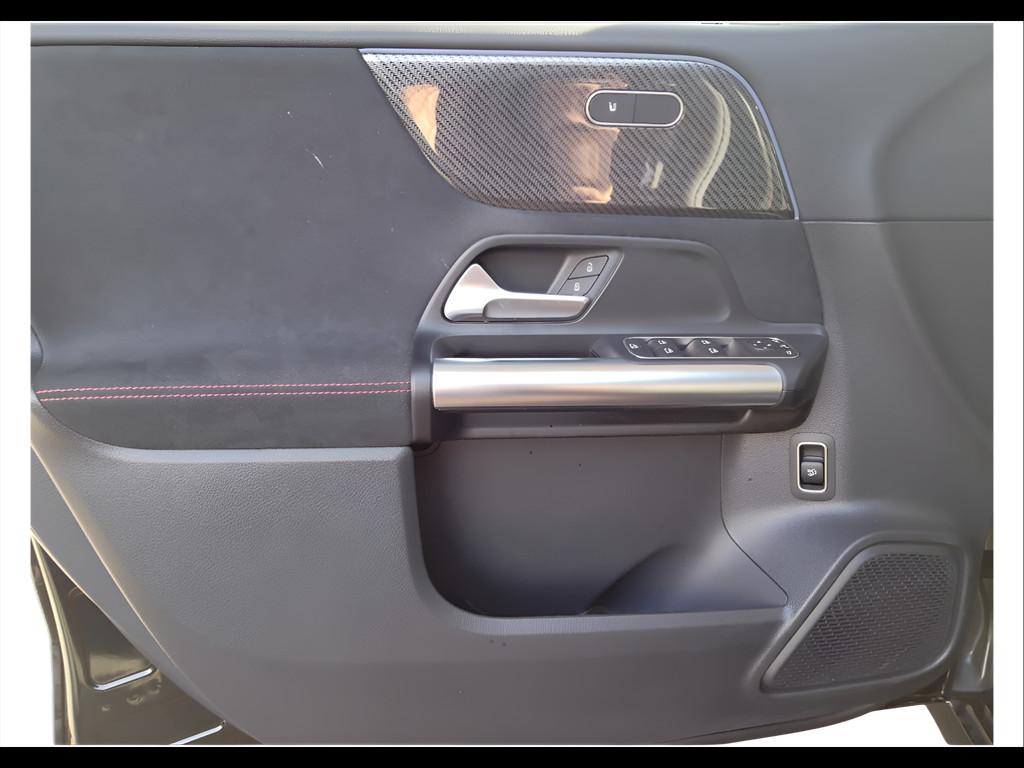 Mercedes-Benz Classe B - W247 2023 - B 180 AMG Line Advanced Plus auto