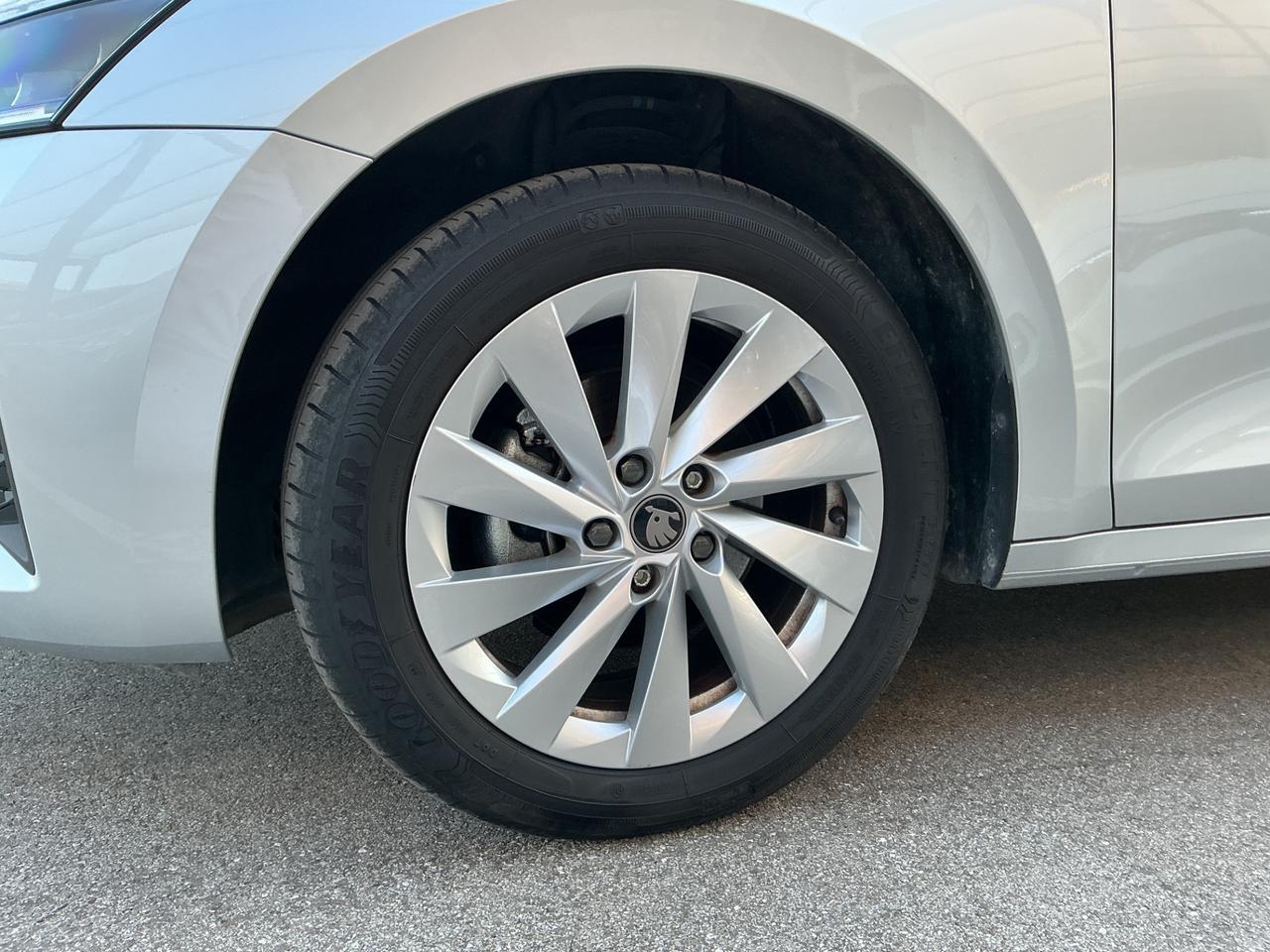 Skoda Octavia 2.0 TDI 150 CV DSG Wagon Selection -KM 22.000