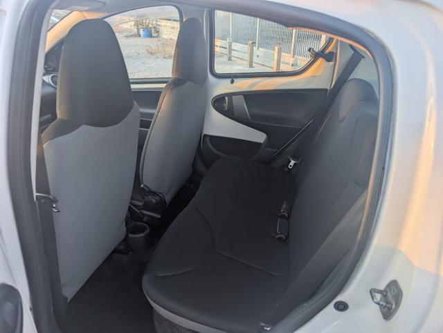 TOYOTA Aygo 1.0 12V VVT-i 5 porte Active Connect - TAGLIANDATA