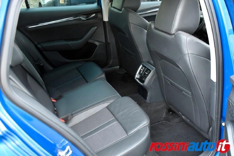 SKODA OCTAVIA WAGON 2.0 TDI 150 CV DSG STYLE + R'17 BI-COLOR V