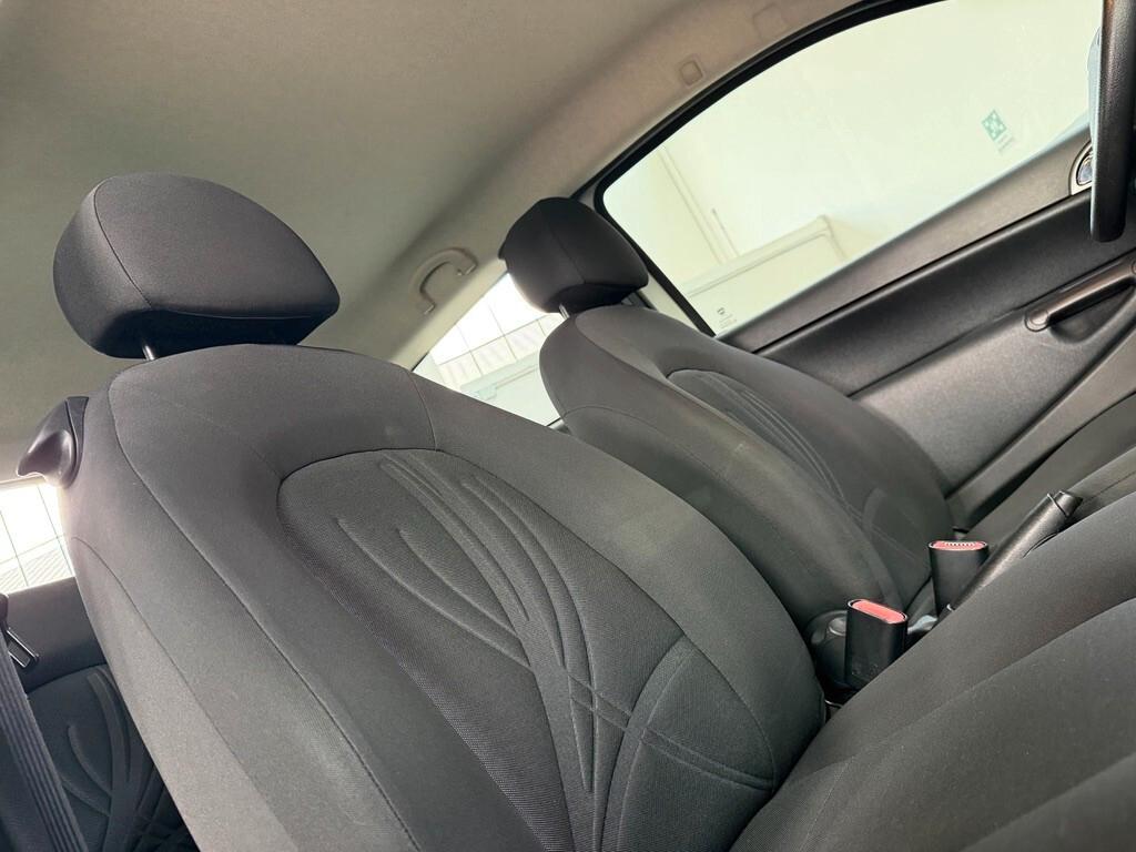 Lancia Ypsilon 1.2 69 CV Unyca