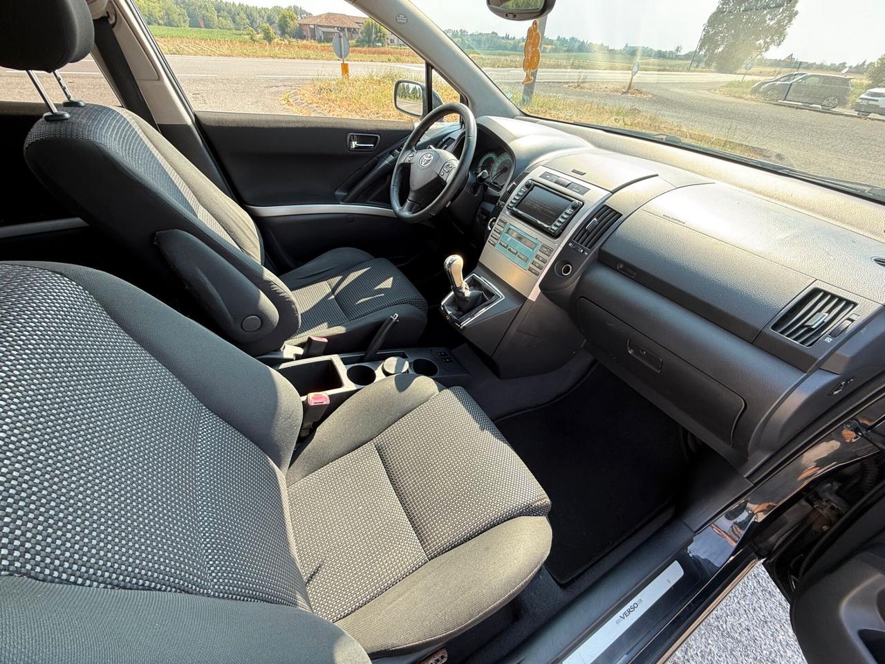 Toyota Corolla Verso 2.2 - 7 POSTI