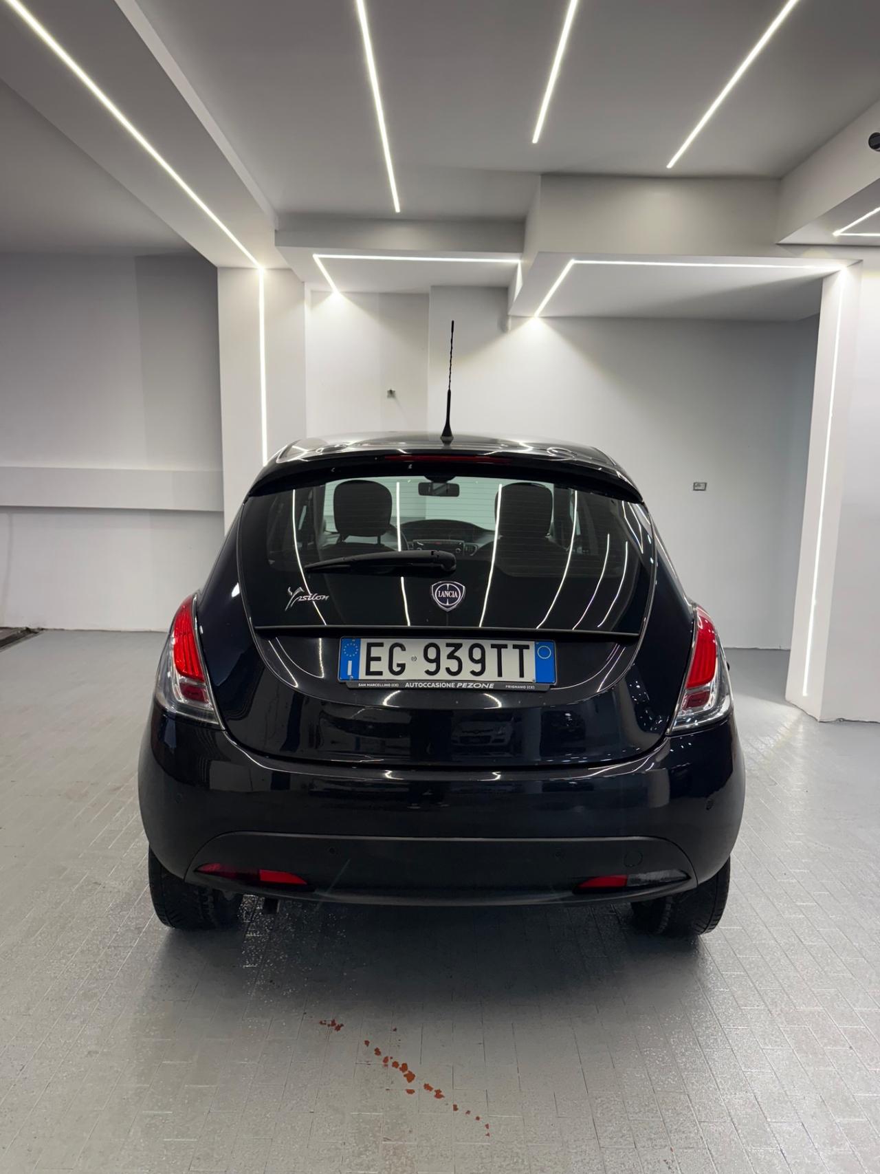 Lancia Ypsilon 0.9 TwinAir 85 CV 5 porte S&S Platinum