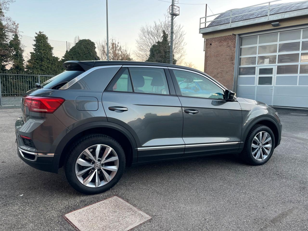 Volkswagen T-Roc BENZINA 115 CV FULL OPTIONAL- UNICO PROPRIETARIO