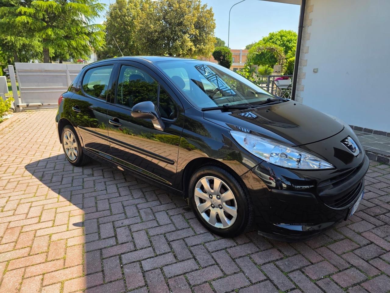Peugeot 207 1.4 HDi 70CV 5p. X Line