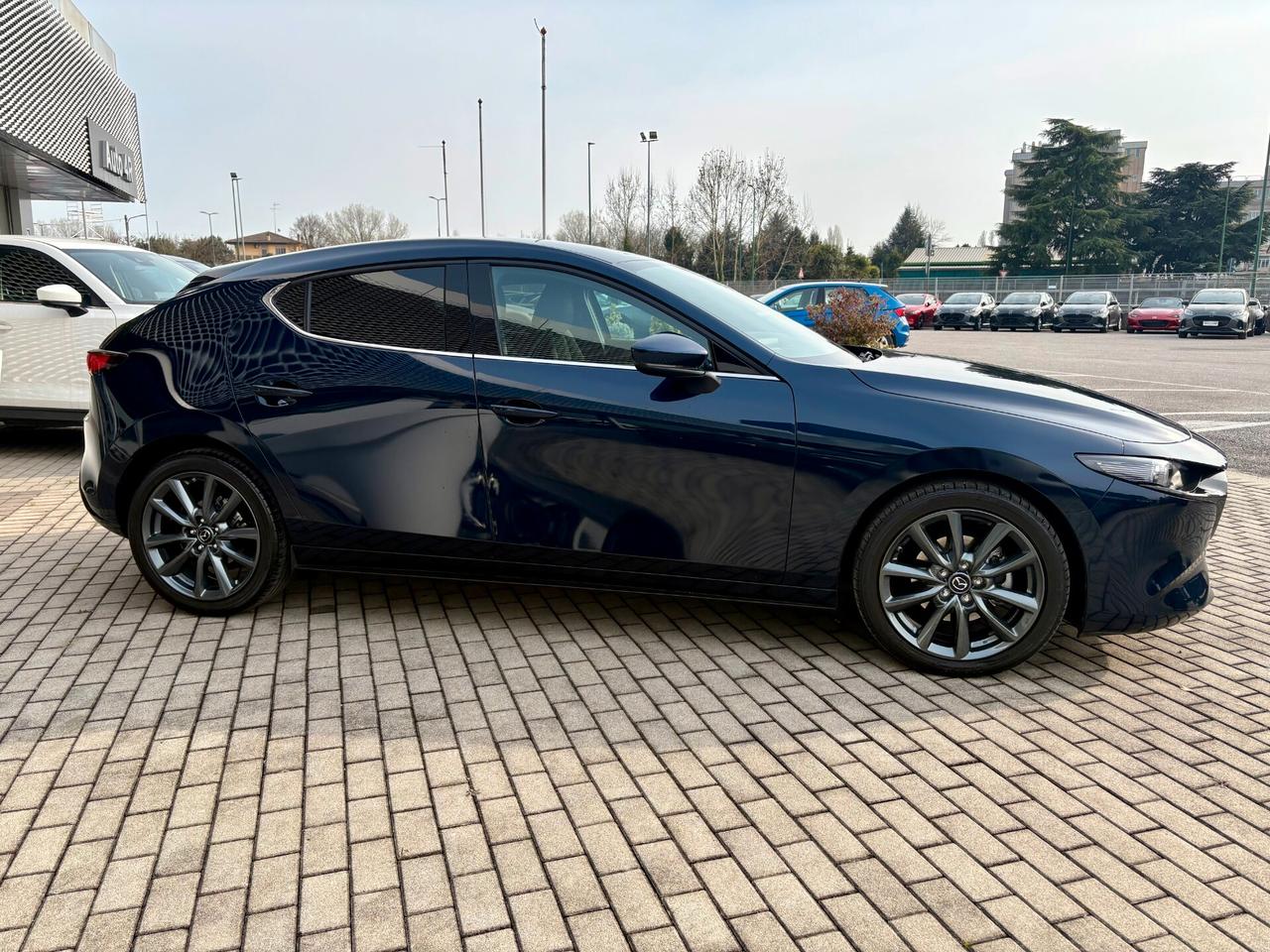 Mazda 3 Mazda3 2.0L e-Skyactiv-G M Hybrid Exclusive Line