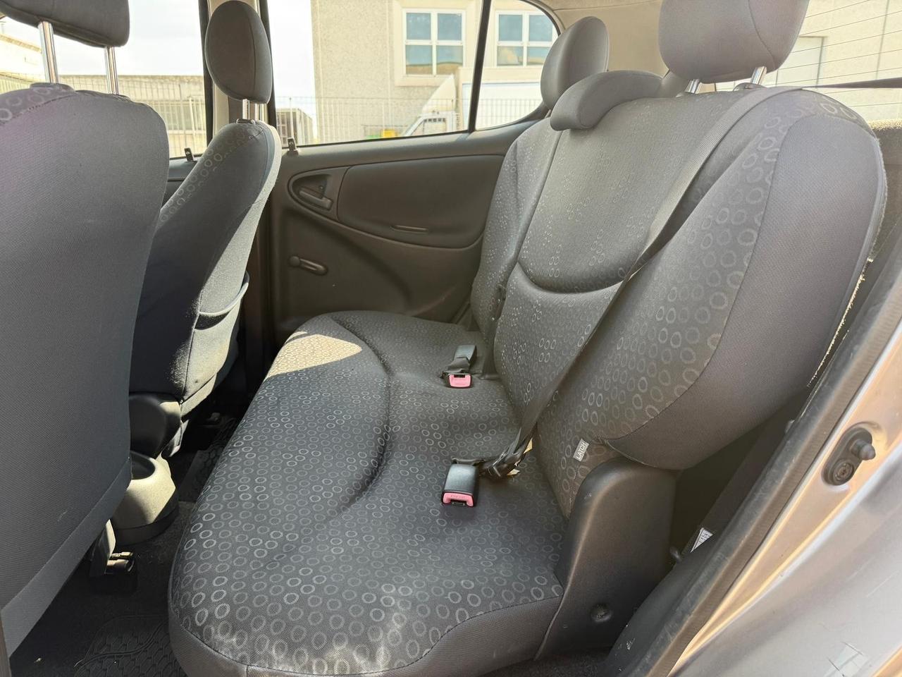 Toyota Yaris tdi D-4D Sol
