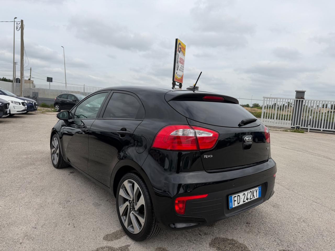 KIA RIO 1.4 CRDI 90CV COOL FUL LED NAVI RETRO MY16