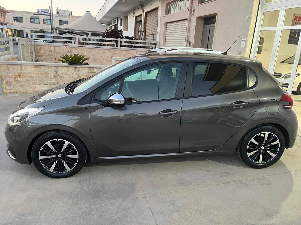 Peugeot 208 PureTech 83 S&S 5 porte Signature