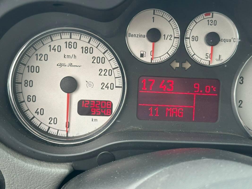 Alfa Romeo 147 1.6 ts 16v Distinctive c esp 105cv 5p